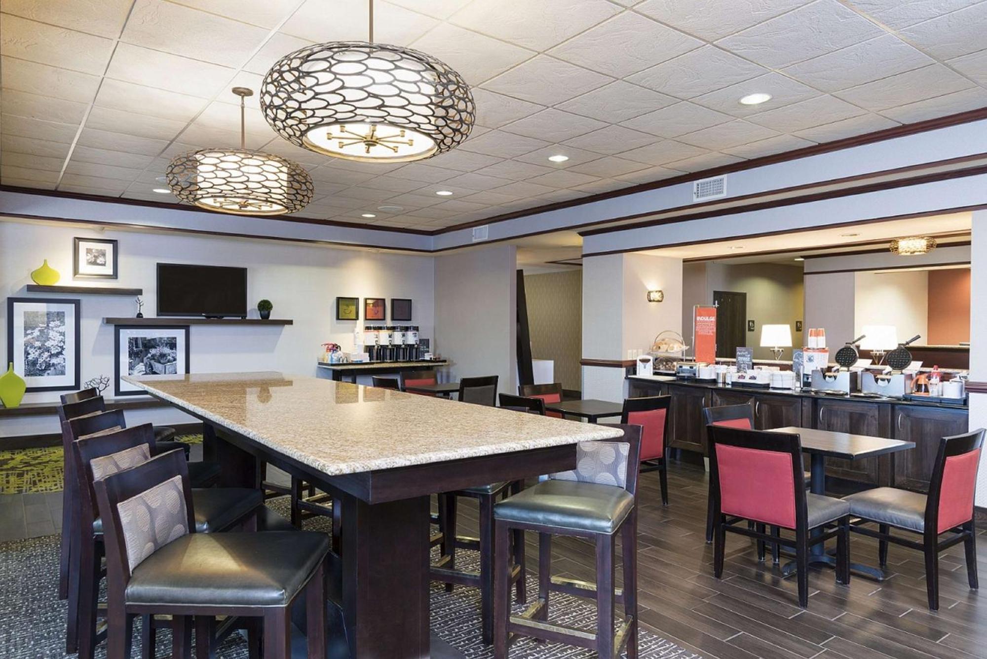 Hampton Inn Mount Pleasant Exteriör bild