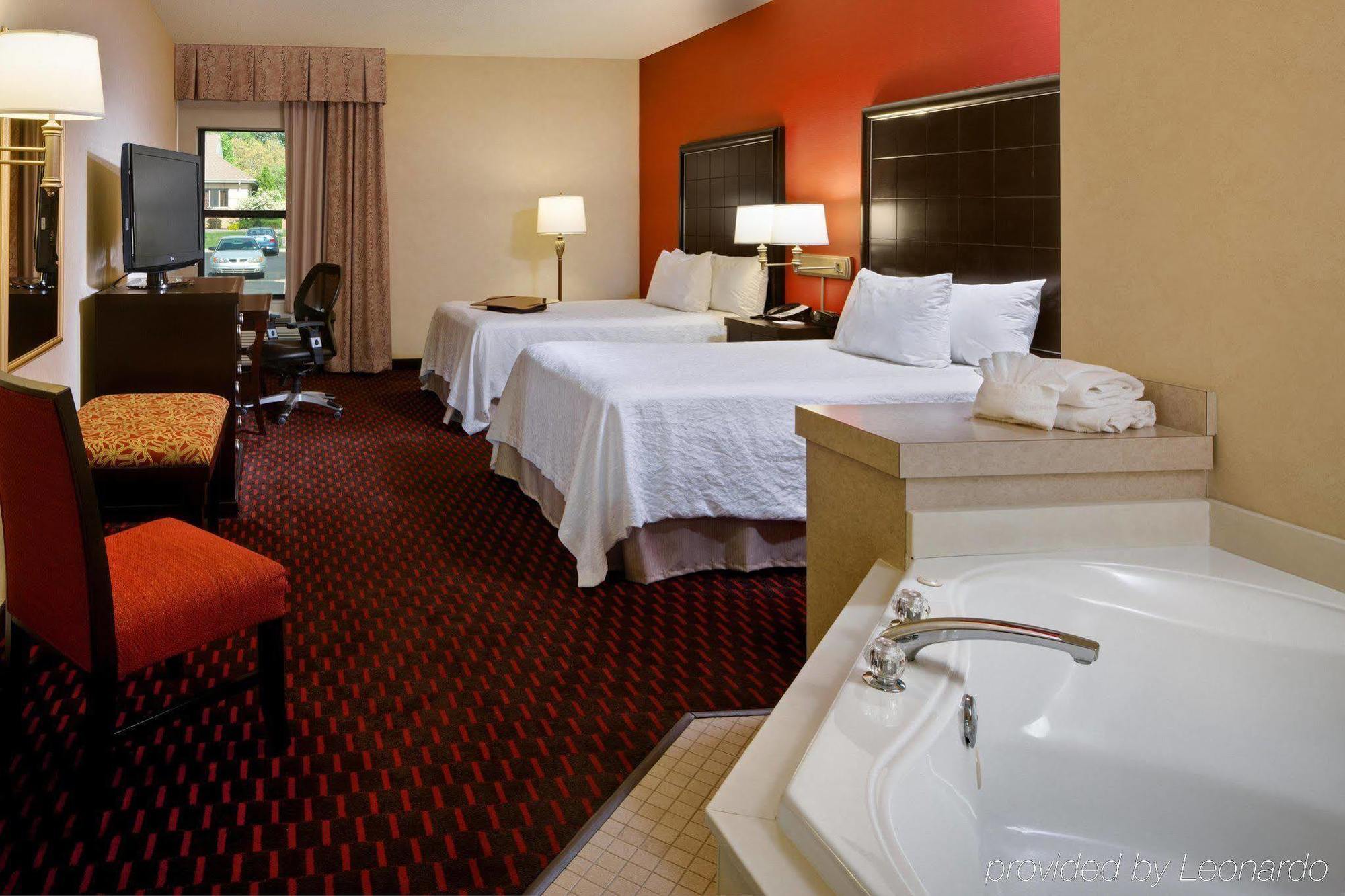 Hampton Inn Mount Pleasant Exteriör bild