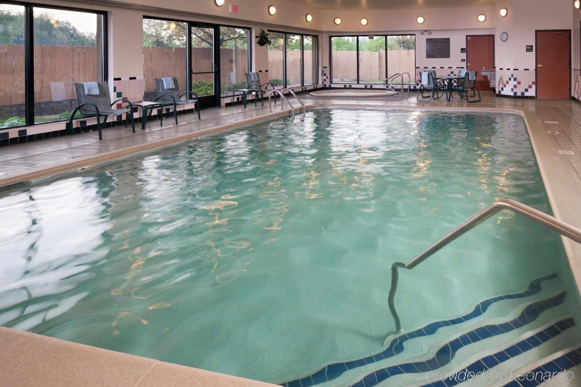 Hampton Inn Mount Pleasant Exteriör bild