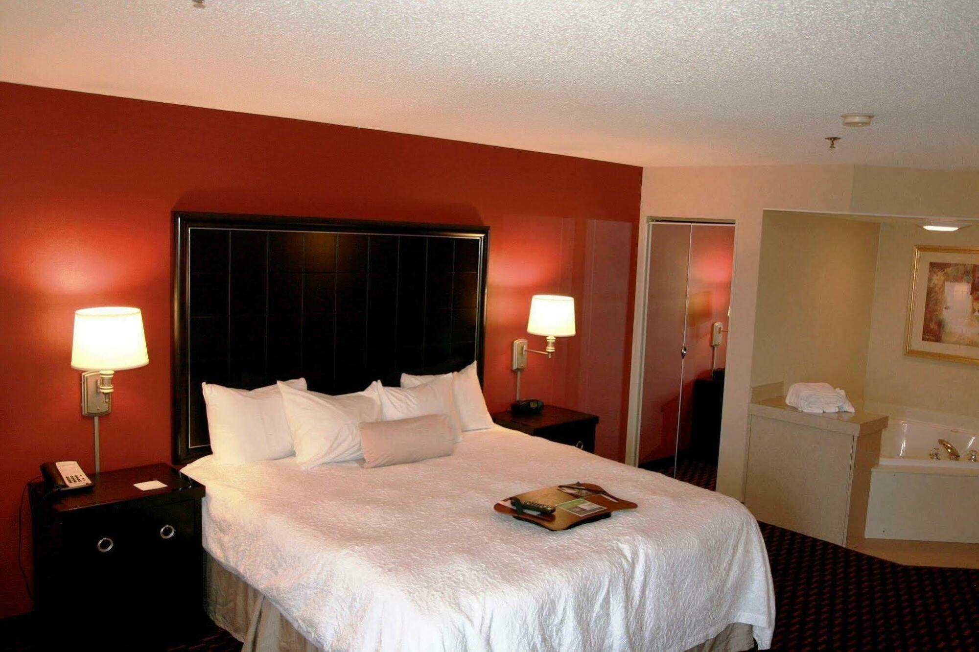 Hampton Inn Mount Pleasant Exteriör bild