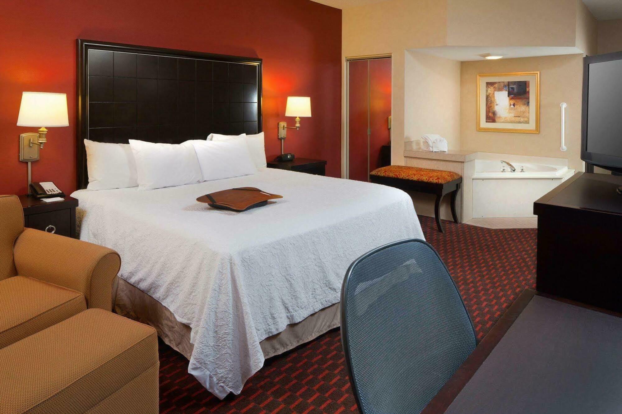 Hampton Inn Mount Pleasant Exteriör bild