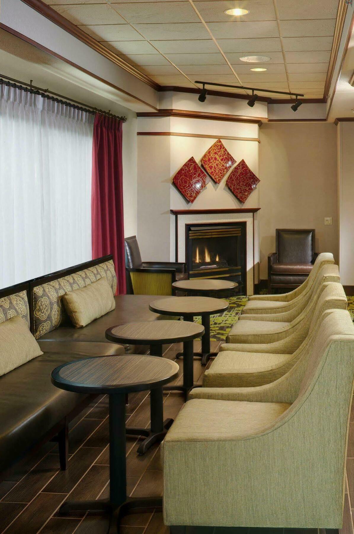 Hampton Inn Mount Pleasant Exteriör bild